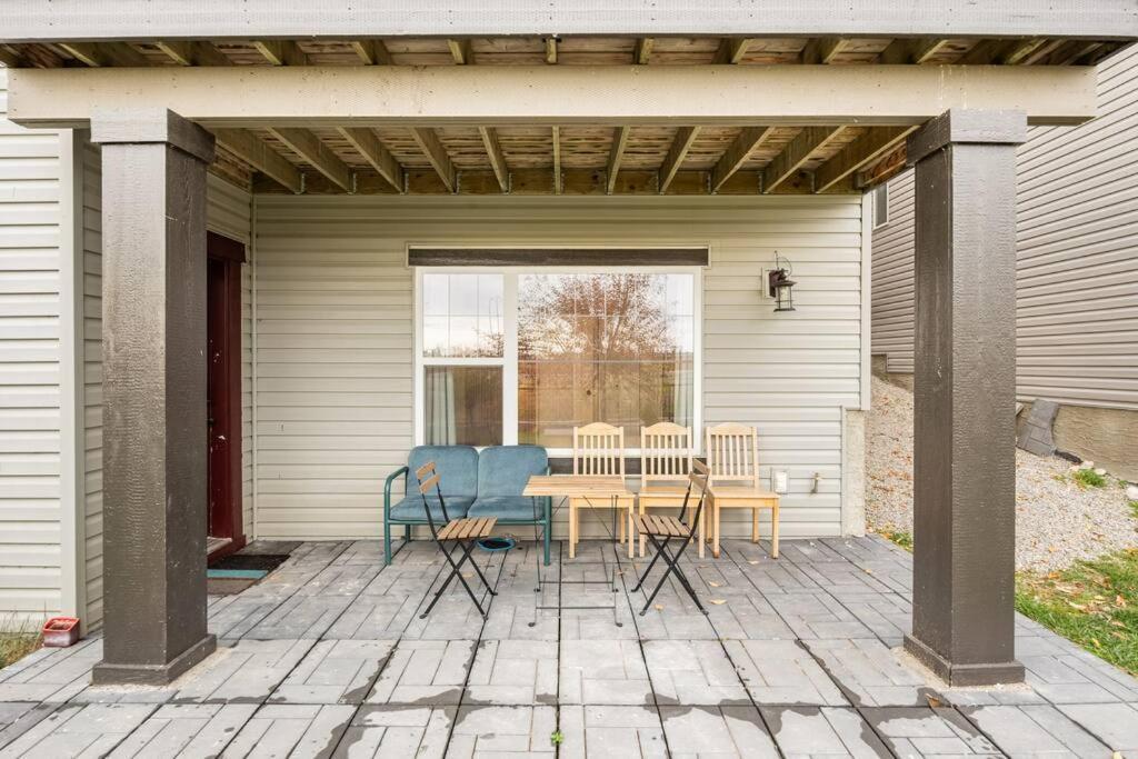 Apartamento New&Stylish&Cozy Suit Near Spruce Meadows Sleeps 6- Backyard-Ev YYC Exterior foto